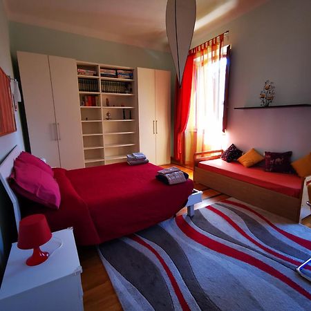 Liberty House Hotel Фолиньо Екстериор снимка